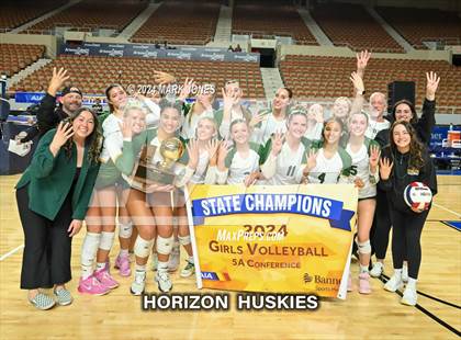 Thumbnail 3 in Horizon vs. Sunrise Mountain (AIA 5A Final - Awards) photogallery.