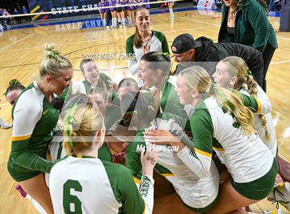 Thumbnail 3 in Horizon vs. Sunrise Mountain (AIA 5A Final - Awards) photogallery.