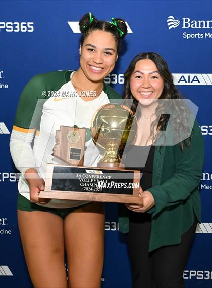 Thumbnail 1 in Horizon vs. Sunrise Mountain (AIA 5A Final - Awards) photogallery.