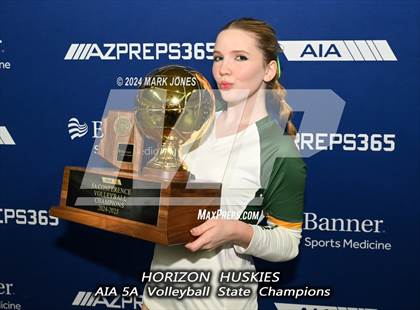 Thumbnail 3 in Horizon vs. Sunrise Mountain (AIA 5A Final - Awards) photogallery.