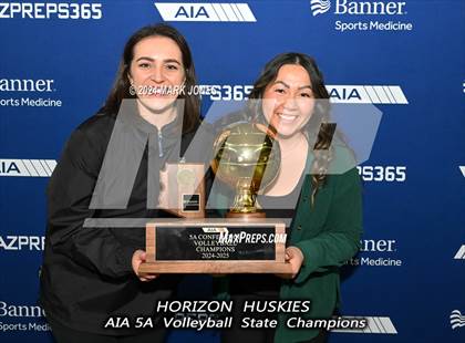 Thumbnail 1 in Horizon vs. Sunrise Mountain (AIA 5A Final - Awards) photogallery.