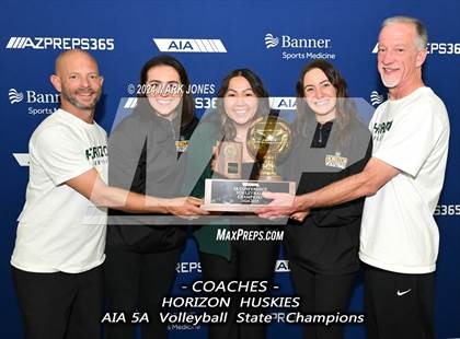 Thumbnail 3 in Horizon vs. Sunrise Mountain (AIA 5A Final - Awards) photogallery.