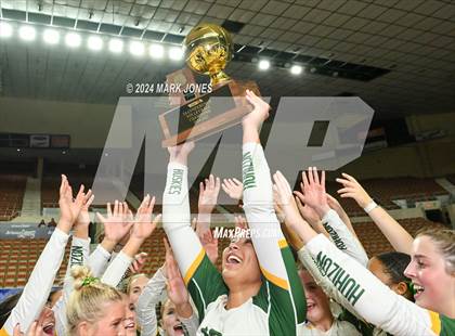 Thumbnail 2 in Horizon vs. Sunrise Mountain (AIA 5A Final - Awards) photogallery.