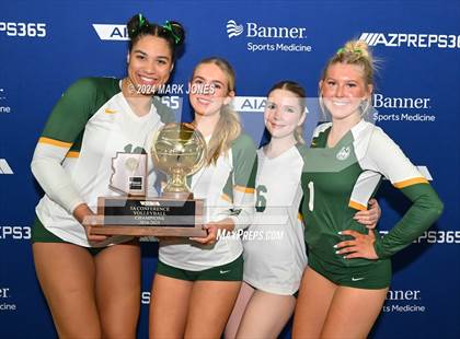 Thumbnail 1 in Horizon vs. Sunrise Mountain (AIA 5A Final - Awards) photogallery.