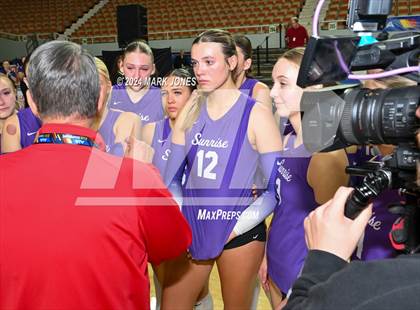 Thumbnail 1 in Horizon vs. Sunrise Mountain (AIA 5A Final - Awards) photogallery.