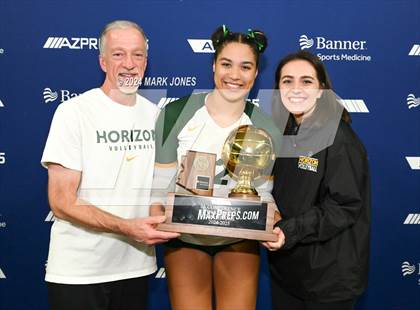 Thumbnail 2 in Horizon vs. Sunrise Mountain (AIA 5A Final - Awards) photogallery.