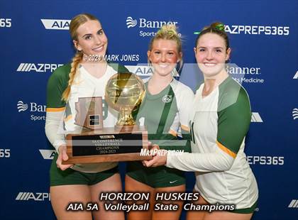 Thumbnail 3 in Horizon vs. Sunrise Mountain (AIA 5A Final - Awards) photogallery.