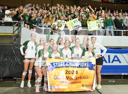 Thumbnail 1 in Horizon vs. Sunrise Mountain (AIA 5A Final - Awards) photogallery.
