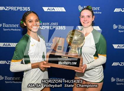 Thumbnail 2 in Horizon vs. Sunrise Mountain (AIA 5A Final - Awards) photogallery.