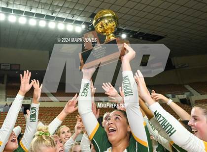Thumbnail 1 in Horizon vs. Sunrise Mountain (AIA 5A Final - Awards) photogallery.