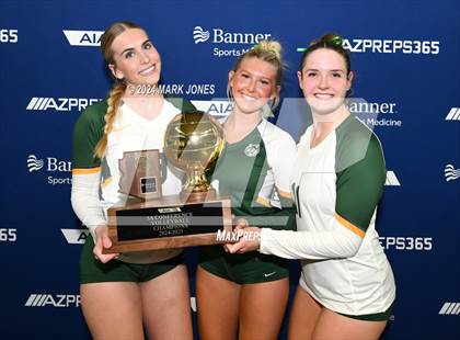 Thumbnail 3 in Horizon vs. Sunrise Mountain (AIA 5A Final - Awards) photogallery.