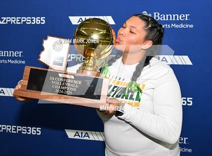 Thumbnail 1 in Horizon vs. Sunrise Mountain (AIA 5A Final - Awards) photogallery.
