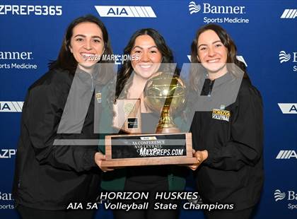 Thumbnail 3 in Horizon vs. Sunrise Mountain (AIA 5A Final - Awards) photogallery.