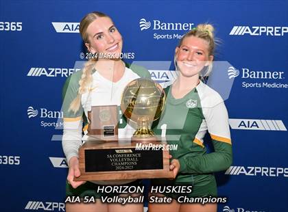 Thumbnail 2 in Horizon vs. Sunrise Mountain (AIA 5A Final - Awards) photogallery.