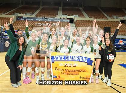 Thumbnail 2 in Horizon vs. Sunrise Mountain (AIA 5A Final - Awards) photogallery.