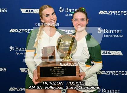 Thumbnail 2 in Horizon vs. Sunrise Mountain (AIA 5A Final - Awards) photogallery.