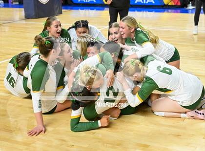 Thumbnail 2 in Horizon vs. Sunrise Mountain (AIA 5A Final - Awards) photogallery.