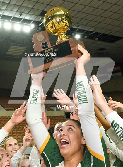 Thumbnail 3 in Horizon vs. Sunrise Mountain (AIA 5A Final - Awards) photogallery.