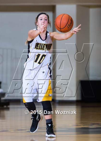Thumbnail 2 in Bellevue vs. Petrolia (Fantasy of lights) photogallery.
