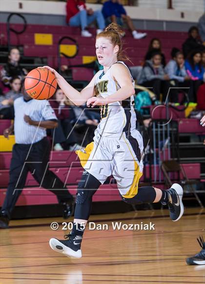 Thumbnail 3 in Bellevue vs. Petrolia (Fantasy of lights) photogallery.
