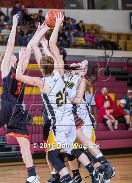 Thumbnail 2 in Bellevue vs. Petrolia (Fantasy of lights) photogallery.