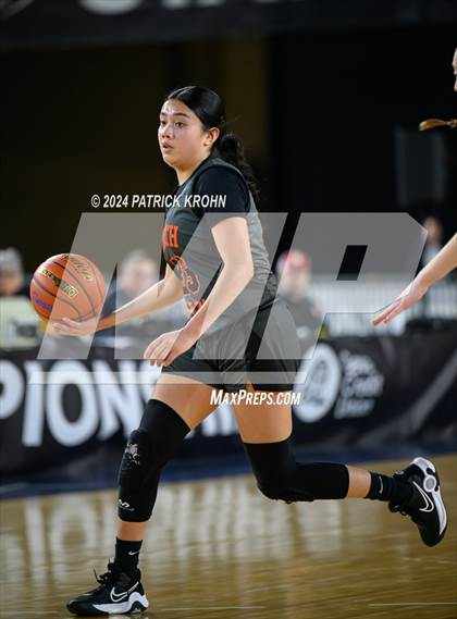 Thumbnail 3 in Kamiakin vs. Davis (WIAA 3A Quarterfinals) photogallery.