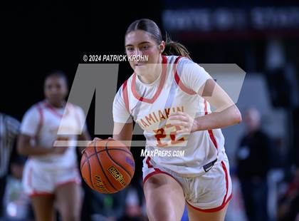 Thumbnail 2 in Kamiakin vs. Davis (WIAA 3A Quarterfinals) photogallery.