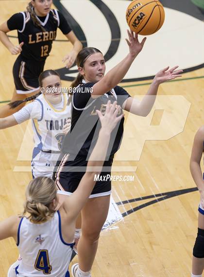 Thumbnail 2 in LeRoy vs. Maroa-Forsyth photogallery.