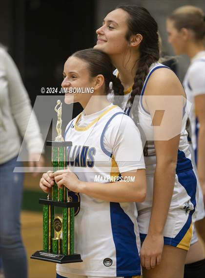 Thumbnail 2 in LeRoy vs. Maroa-Forsyth photogallery.