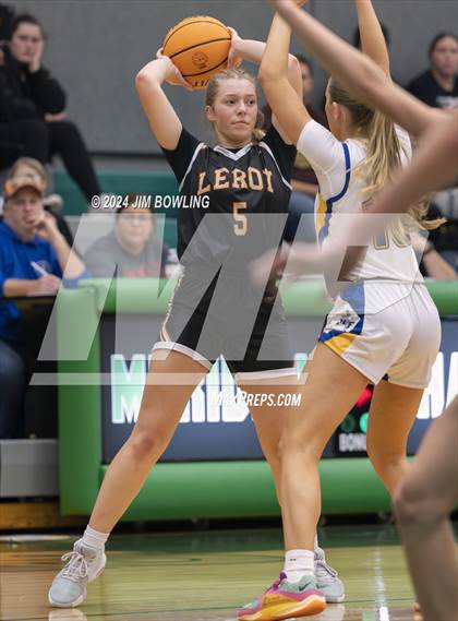 Thumbnail 3 in LeRoy vs. Maroa-Forsyth photogallery.