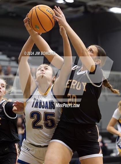 Thumbnail 3 in LeRoy vs. Maroa-Forsyth photogallery.