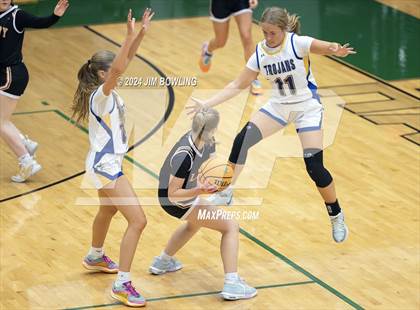 Thumbnail 1 in LeRoy vs. Maroa-Forsyth photogallery.