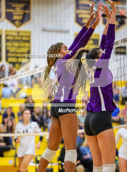 Thumbnail 2 in Keller vs. Chisholm Trail (UIL 6A Bi-District Playoff) photogallery.
