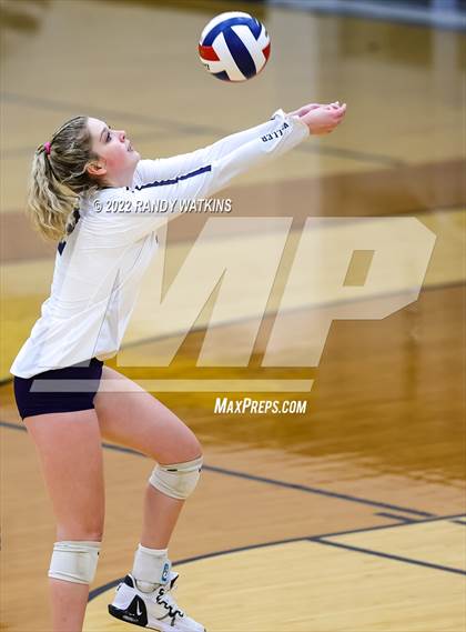 Thumbnail 2 in Keller vs. Chisholm Trail (UIL 6A Bi-District Playoff) photogallery.