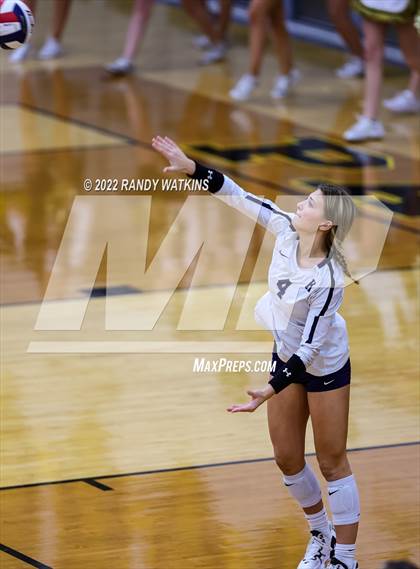 Thumbnail 3 in Keller vs. Chisholm Trail (UIL 6A Bi-District Playoff) photogallery.