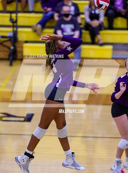 Thumbnail 2 in Keller vs. Chisholm Trail (UIL 6A Bi-District Playoff) photogallery.