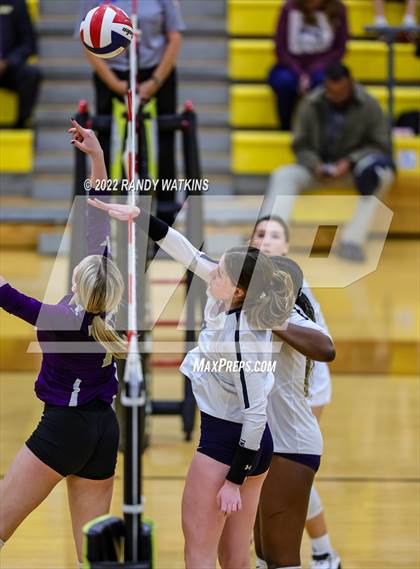 Thumbnail 1 in Keller vs. Chisholm Trail (UIL 6A Bi-District Playoff) photogallery.