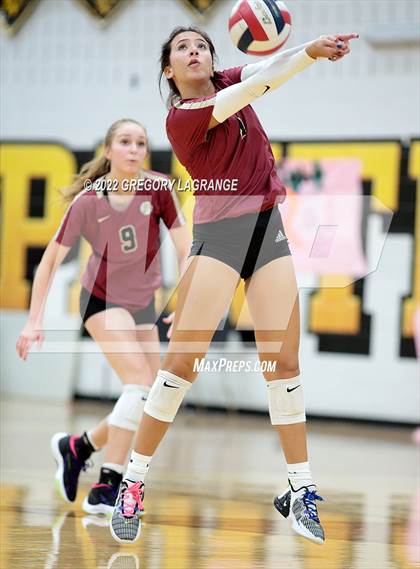 Thumbnail 2 in Keller Central vs Fossil Ridge photogallery.
