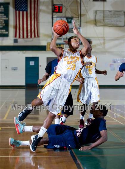 Thumbnail 1 in Leuzinger vs Clovis West (Santa Barbara Holiday Classic) photogallery.