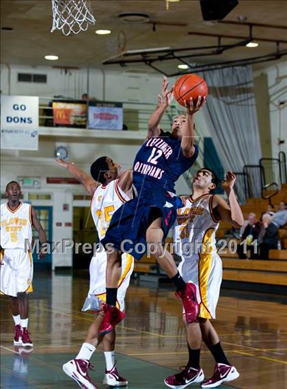 Thumbnail 3 in Leuzinger vs Clovis West (Santa Barbara Holiday Classic) photogallery.