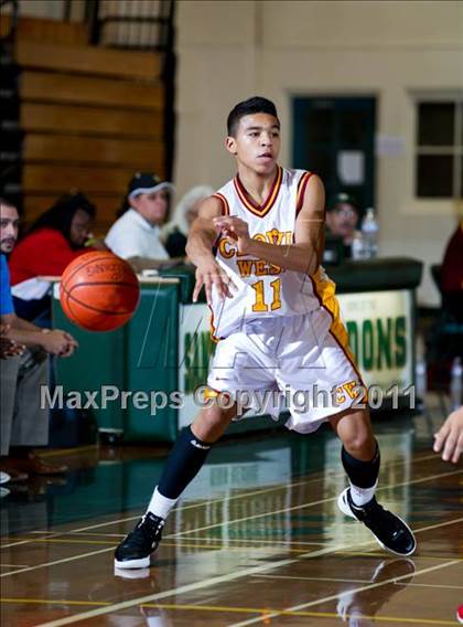Thumbnail 1 in Leuzinger vs Clovis West (Santa Barbara Holiday Classic) photogallery.