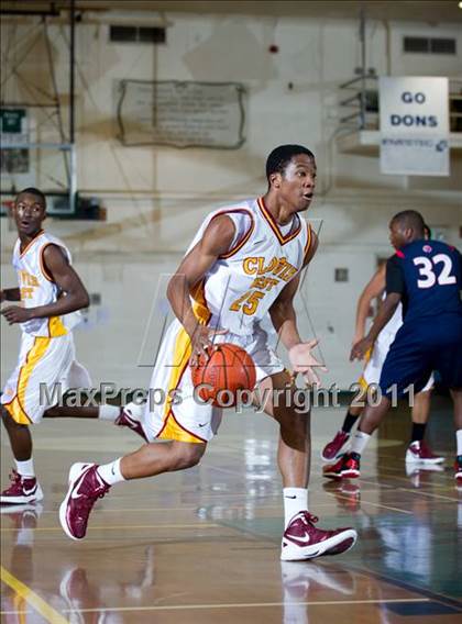 Thumbnail 3 in Leuzinger vs Clovis West (Santa Barbara Holiday Classic) photogallery.