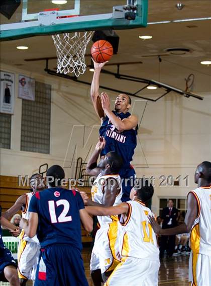 Thumbnail 2 in Leuzinger vs Clovis West (Santa Barbara Holiday Classic) photogallery.