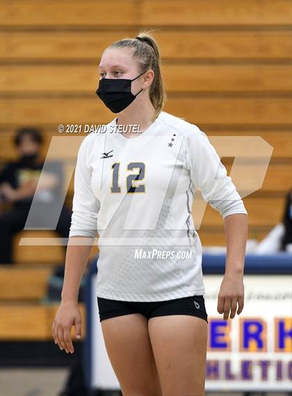 Thumbnail 2 in Antelope @ Inderkum photogallery.