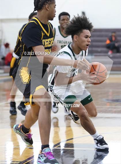 Thumbnail 2 in Madison vs. Soldan International Studies photogallery.
