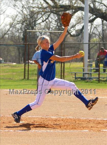 Thumbnail 2 in North Lamar vs. Gilmer photogallery.