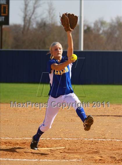 Thumbnail 1 in North Lamar vs. Gilmer photogallery.