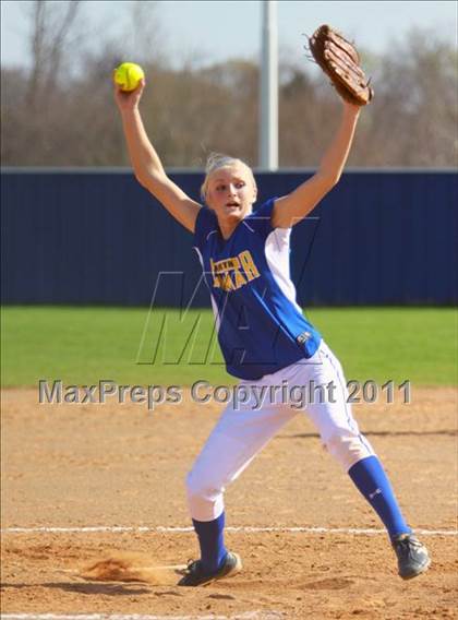 Thumbnail 3 in North Lamar vs. Gilmer photogallery.