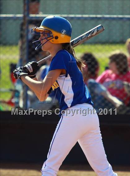 Thumbnail 3 in North Lamar vs. Gilmer photogallery.