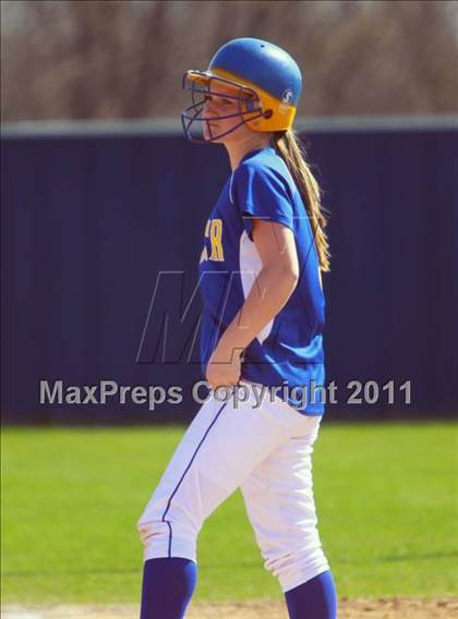 Thumbnail 1 in North Lamar vs. Gilmer photogallery.